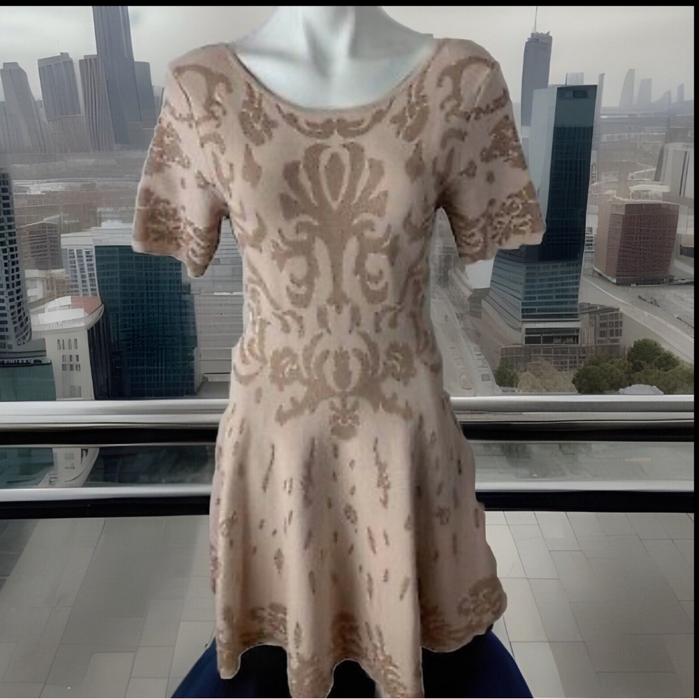 Ivanka Trump Formal Dress in Cream and Tan Metallic Size M